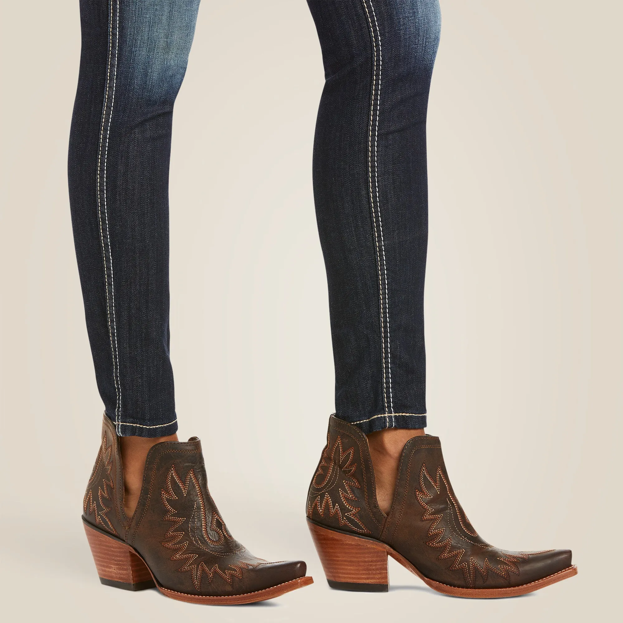 Ariat Women's R.E.A.L Mid Rise Outseam Ella Skinny Jean
