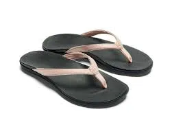 OluKai Ho'opio Women's Beach Sandal