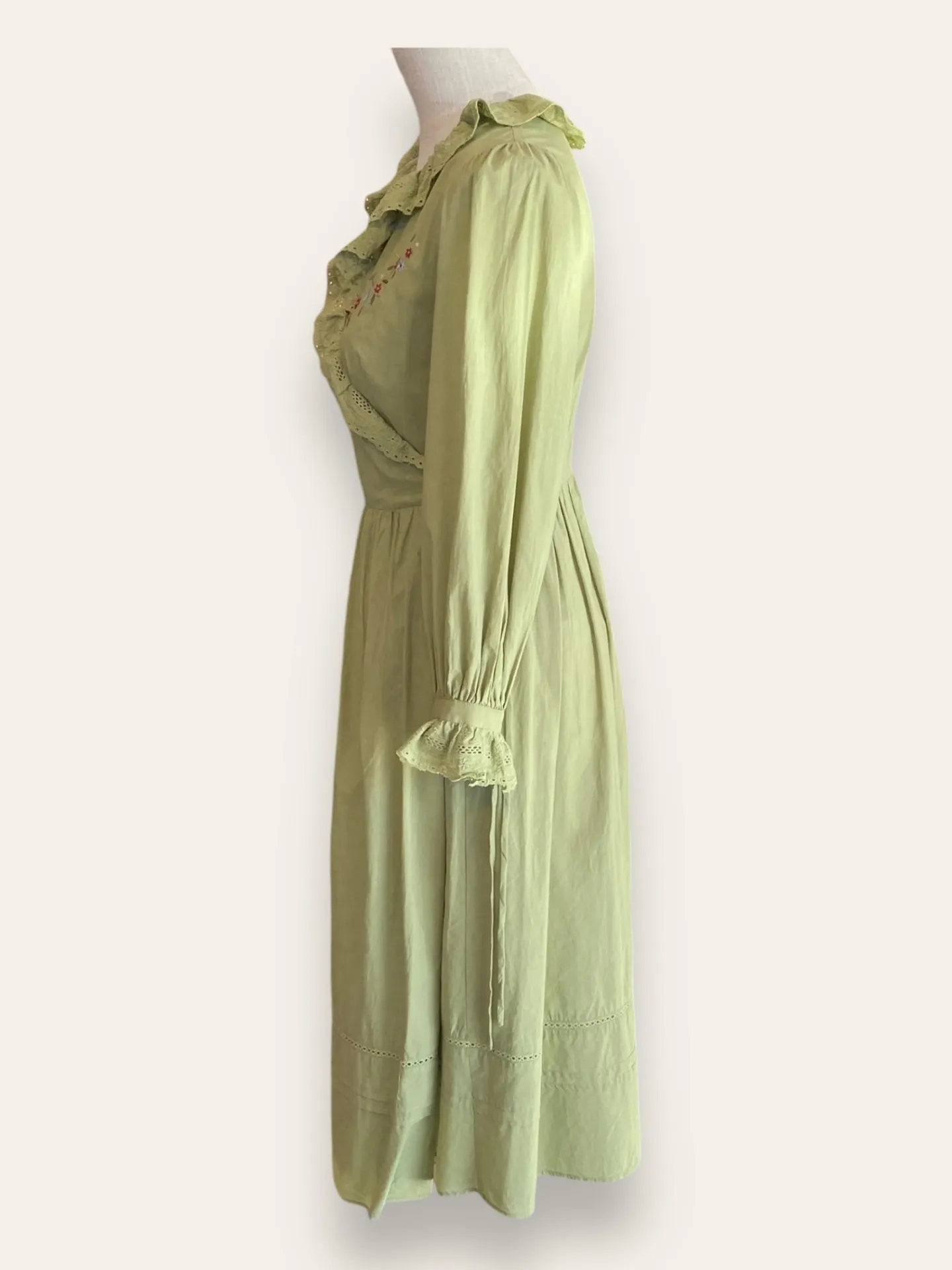 Simple Retro Sage Green Dress M
