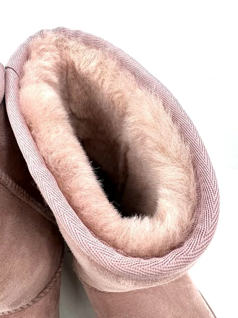 UGG CLASSIC SHORT II BOOTS IN BABY PINK